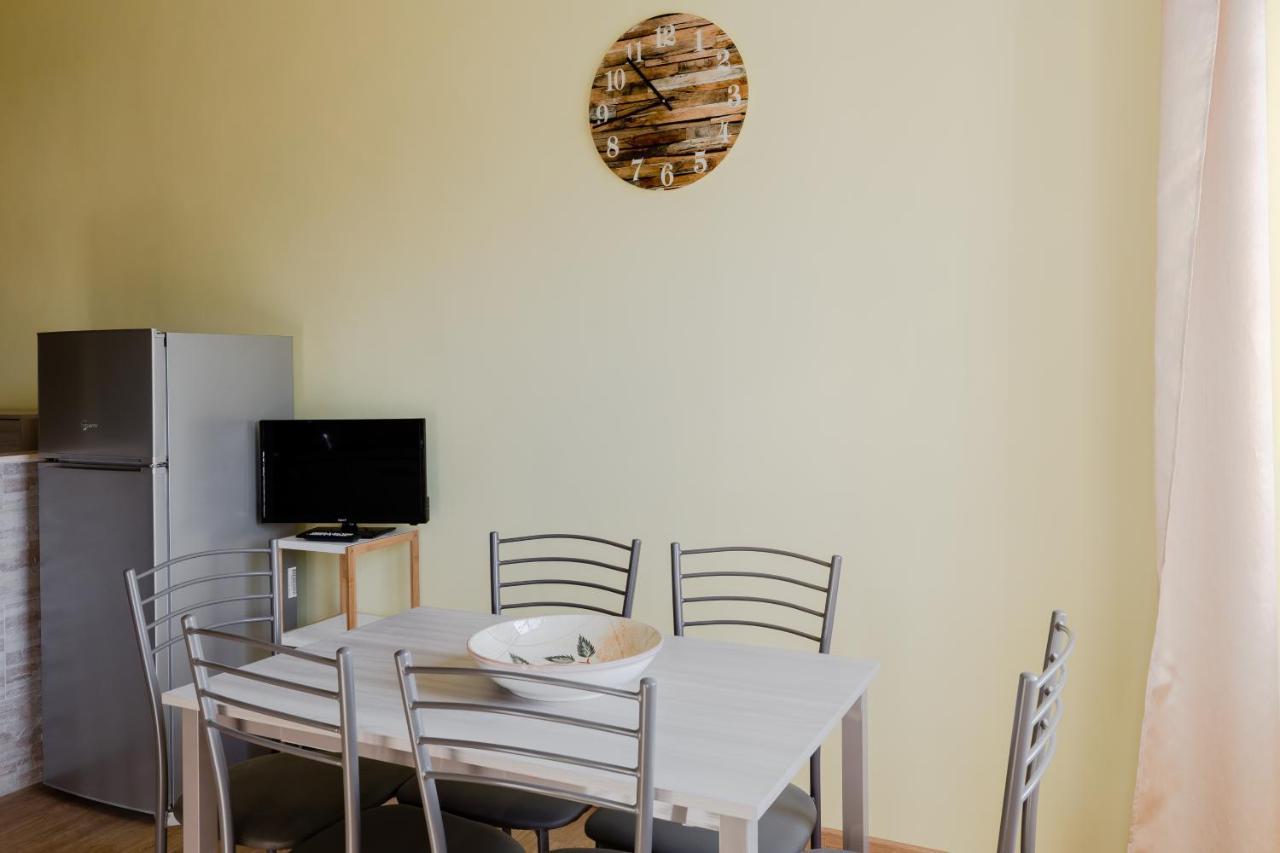 Le Rondini Apartment, 5 Persone, 2 Balconi, Policlinico Tor Vergata E Casilino روما المظهر الخارجي الصورة