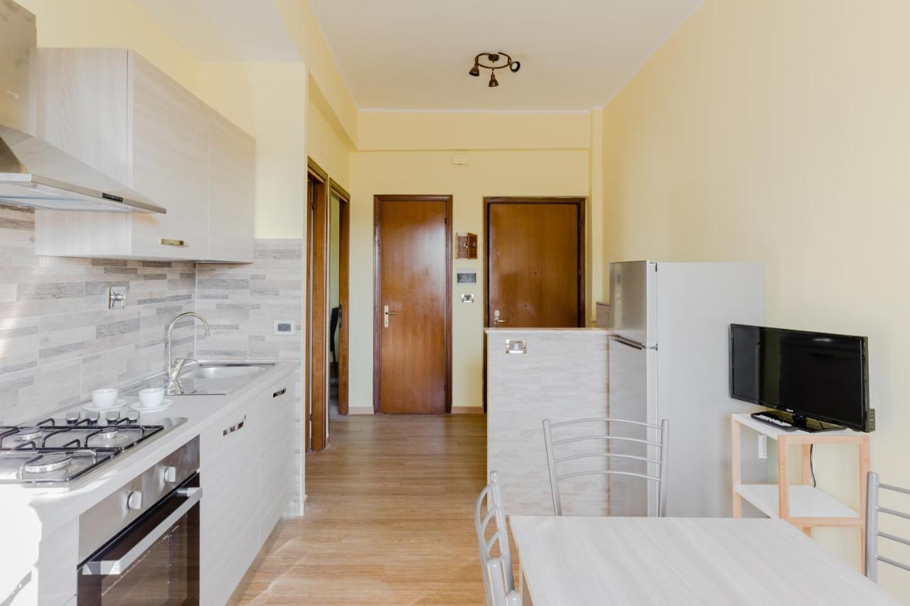 Le Rondini Apartment, 5 Persone, 2 Balconi, Policlinico Tor Vergata E Casilino روما المظهر الخارجي الصورة